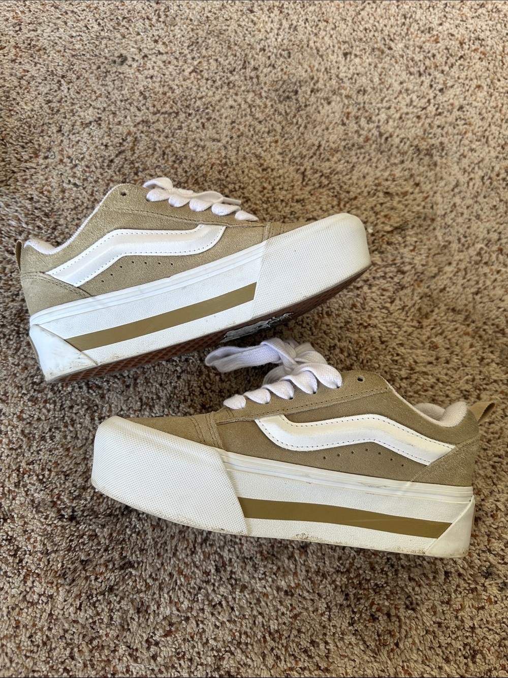 Vans Old Skool Sneakers with White Stripe
Tan suede and platform women size 7 - Picture 3 of 3